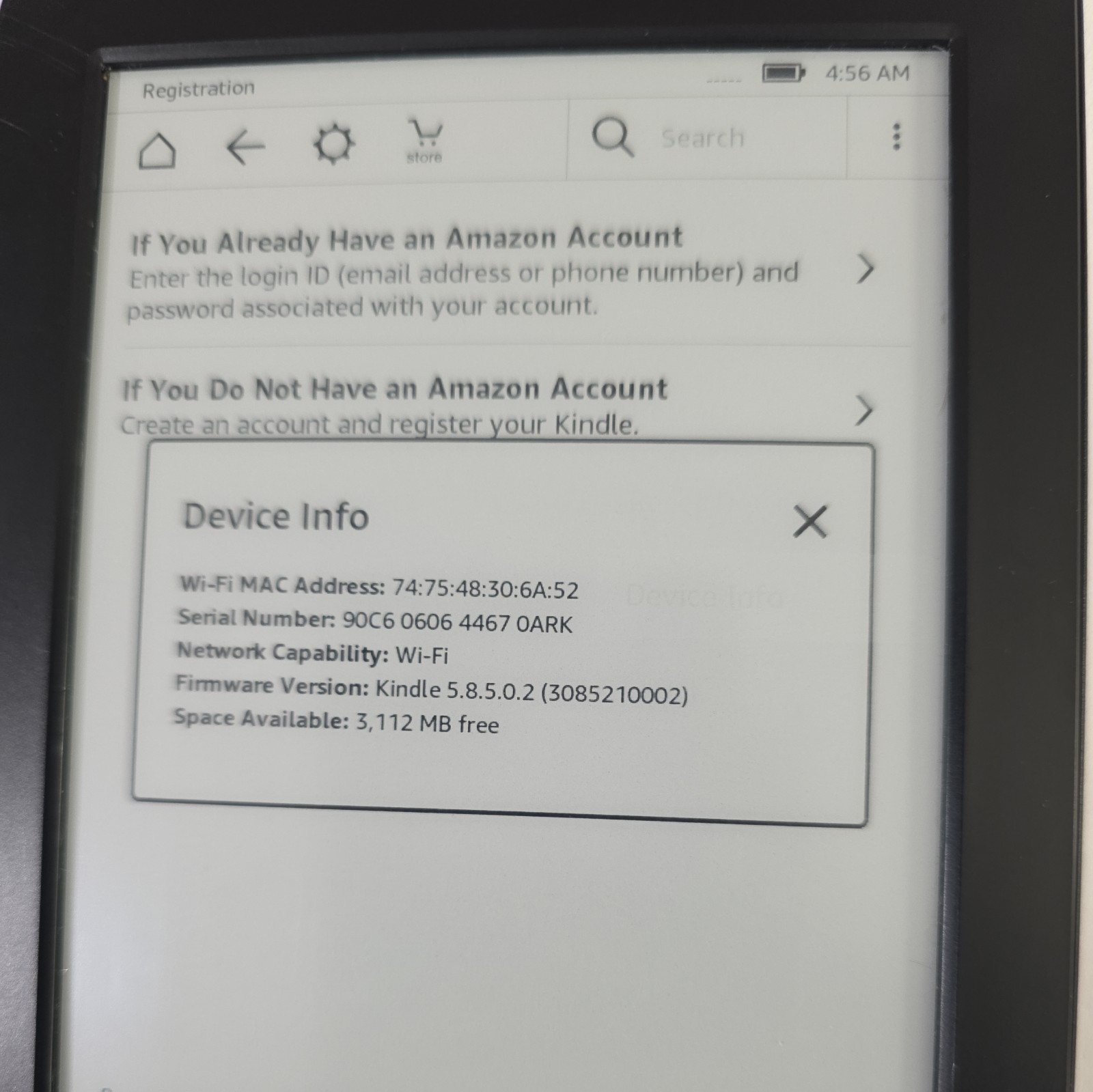 Kindle WP63GW  E-reader Bundle