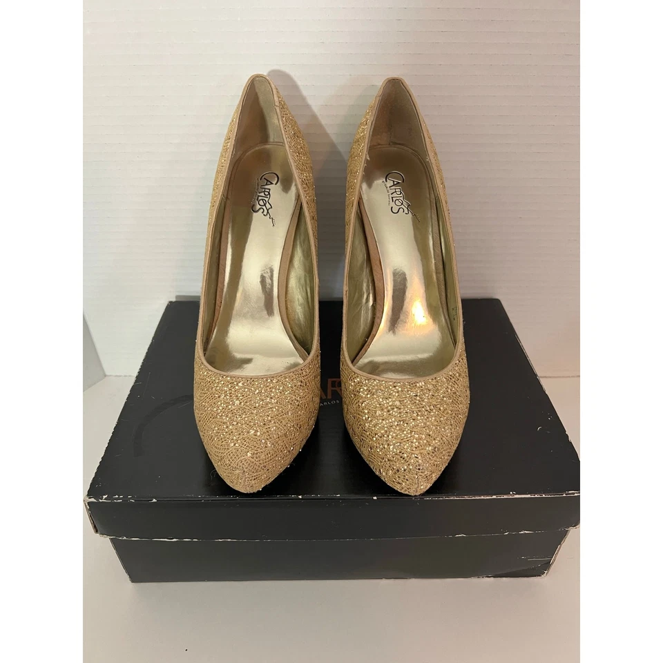 Zapatos de tacón Carlos by Carlos Santana Love oro brillo talla 8,5 M usados en caja Foto 2 de 4