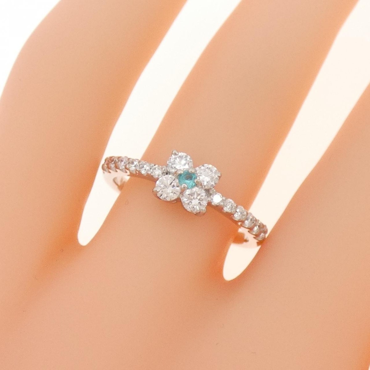 FuraFura2525 ページPt900Green Tourmaline Modern Emerald Cut Tourmaline Cocktail Ring in Platinum