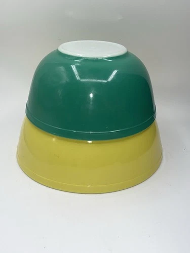 Set of 2 Vintage Pyrex Nesting Mixing Bowls Primary Colors Yellow 404 Green 403