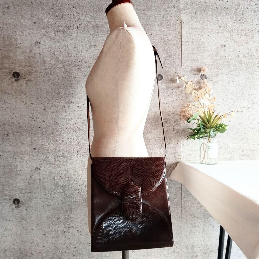 Bellissima borsa a tracolla Yves Saint Laurent in pelle a 2 vie per donna e uomo