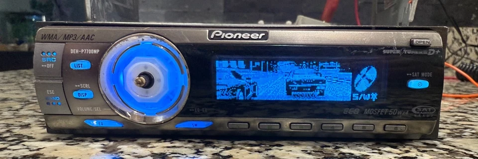 Old School Pioneer DEH-P7700MP CDMP3 in-dash head unit with OEL display - Image 2 of 4