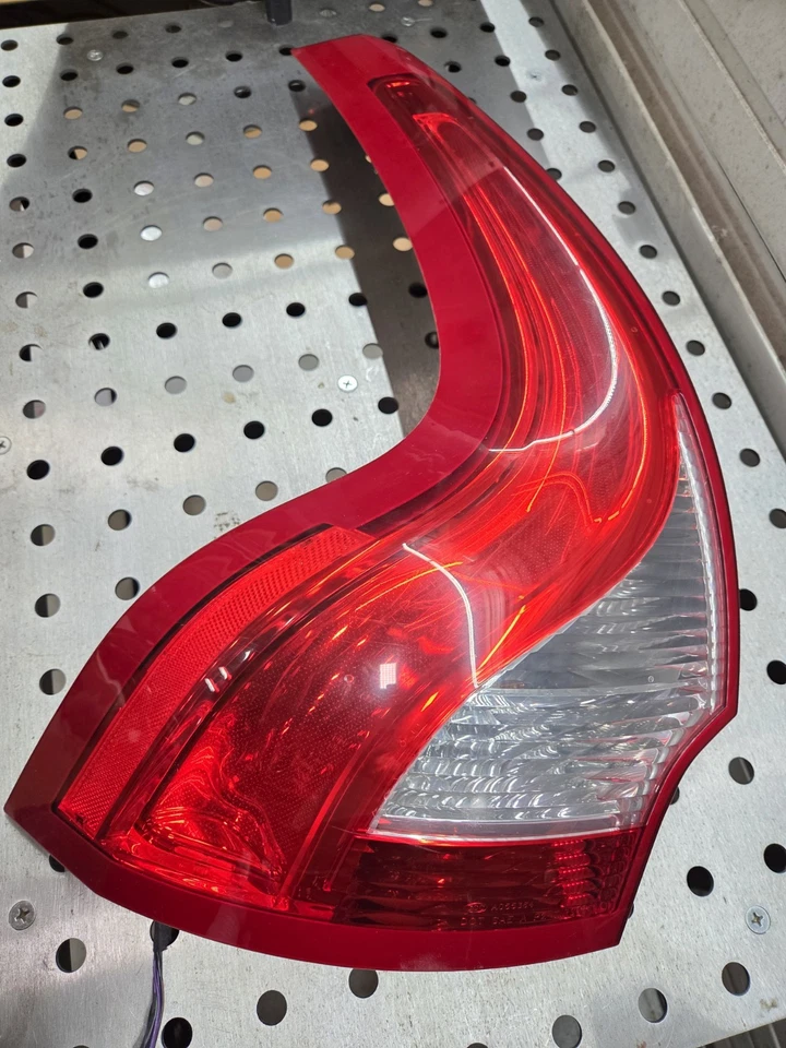 Luz trasera izquierda izquierda izquierda luz trasera izquierda Volvo XC60 2010-2017 Foto 4 de 4