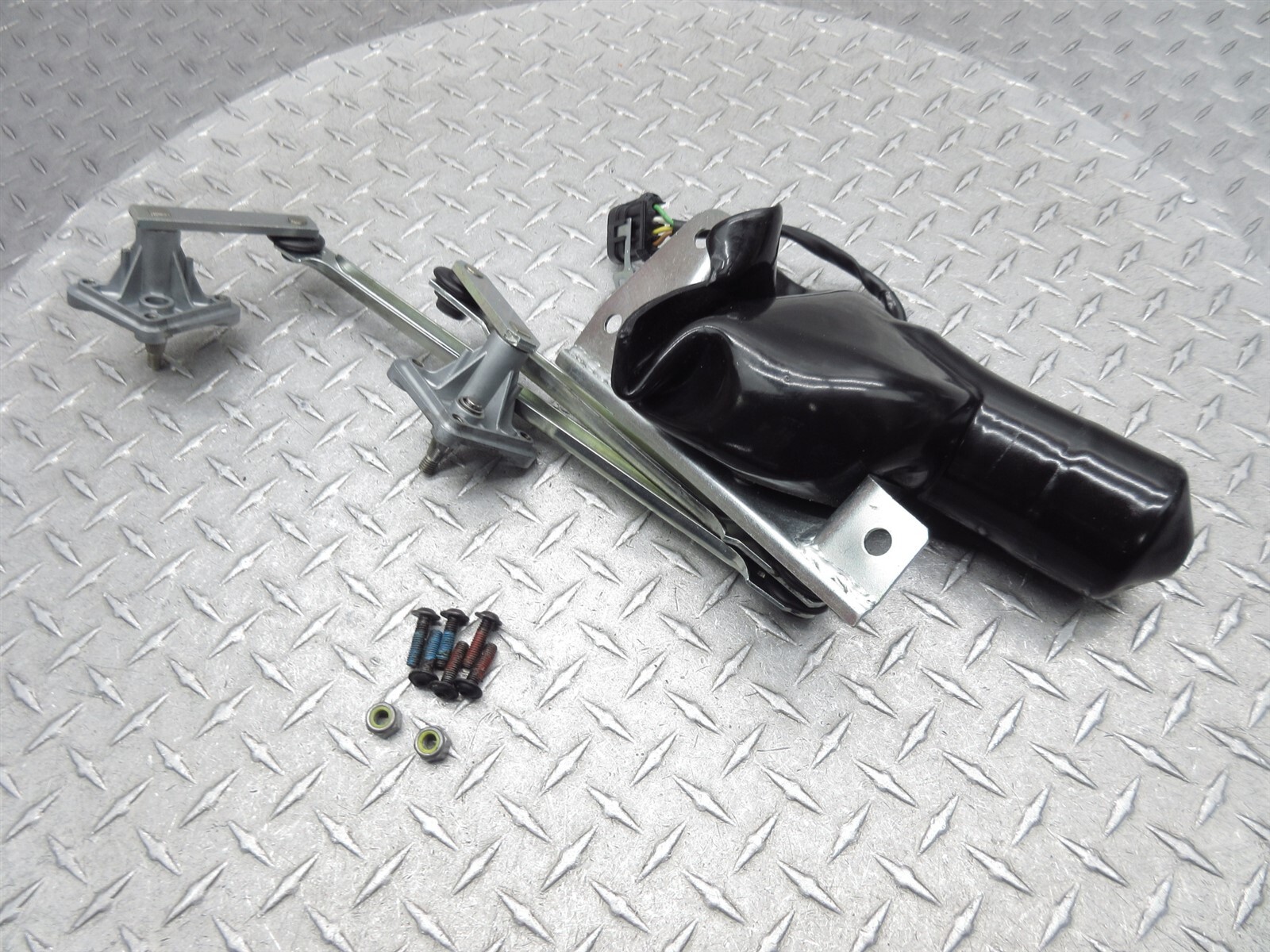 2008 Ferrari F430 Spider 63780200 Windshield Wiper Motor Linkage Link Bracket