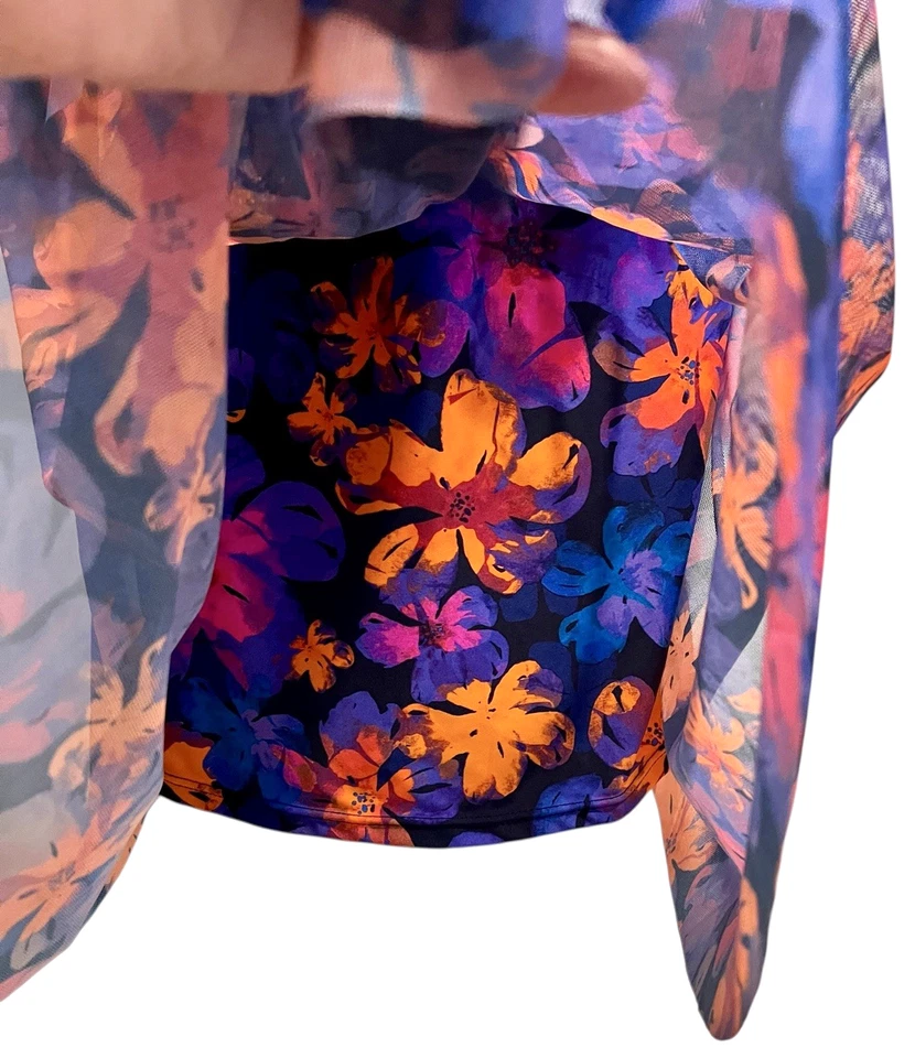 Regata nova com etiquetas Mazu Swim tamanho 14 drapeada de malha em flores iridescentes $70 nova - Imagem 4 de 4