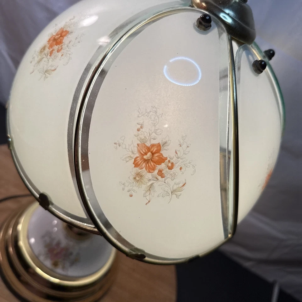 Elegant Golden Base & Floral Glass Panels Shade Touch Table Lamp Used - Image 3 of 4