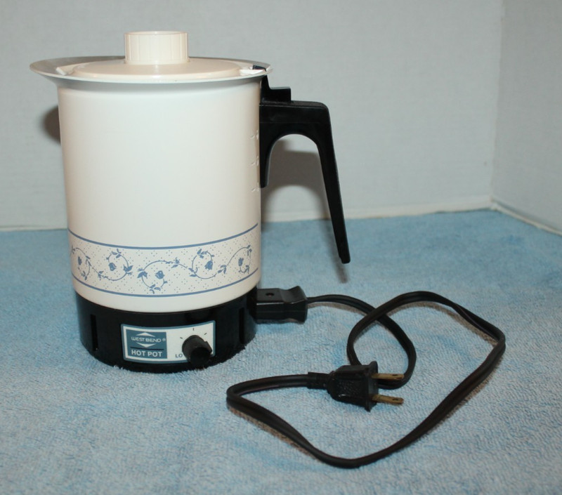 Vintage West Bend Electric Hot Pot 2 - 6 Cup #53616 adjustable temperature 36 oz
