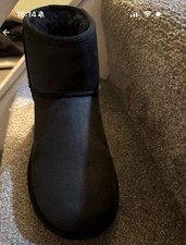 UGG Australia Women's Black Boots Size UK 5 in excellent condition 