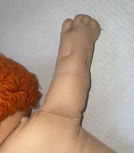 Muñeca niña Cabbage Patch Kid 1978-1982 ojos verdes pelo naranja 1 hoyuelo hendido 17" - Imagen 14 de 16