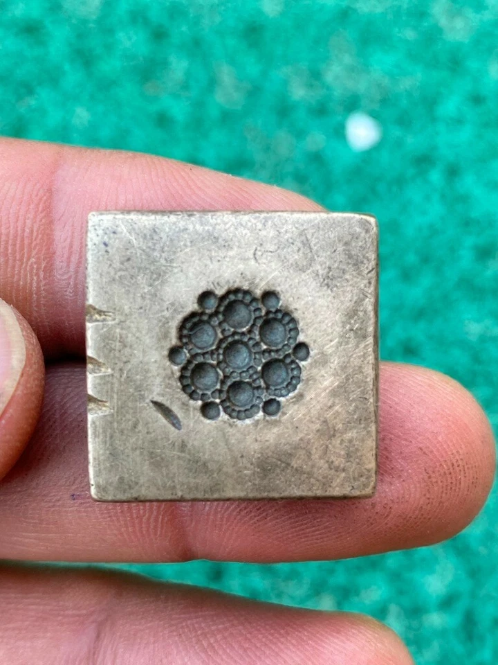 1890's Vintage Old Rare Bronze Hand Carved Round Flower Jewelry Making Mold Die - Image 3 of 4