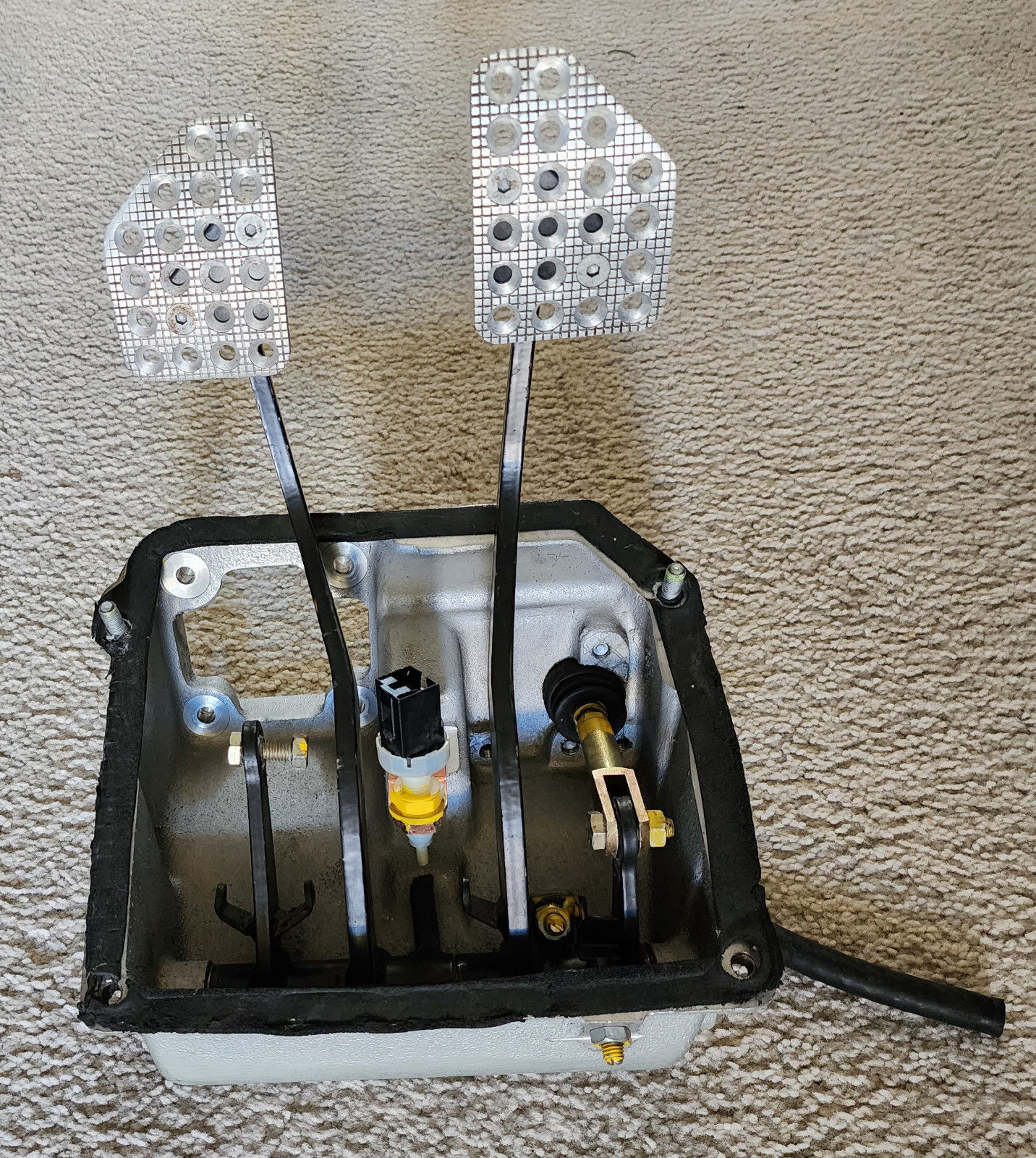 Ferrari 550 575 SuperAmerica to manual shift also 599 OEM Ferrari parts