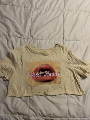 Forever 21 with Purpose Women s Small T-Shirt Wild Heart Lips Crop Top