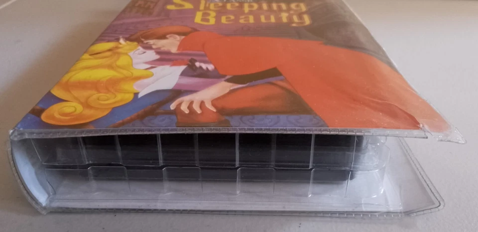 Sleeping Beauty (1958) VHS Disney Black Diamond Clamshell PAL Video 1980s rel. - image 4 of 4
