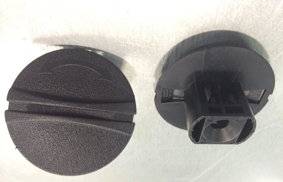 2PEZZI NUOVO E ORIGINALE PEUGEOT CITROEN CLIP BLOCCA TAPPETINI FERMI 207 307 C2