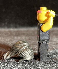 Lego Minifigure Cardio Carrie (TLM003) from The Lego Movie 70804