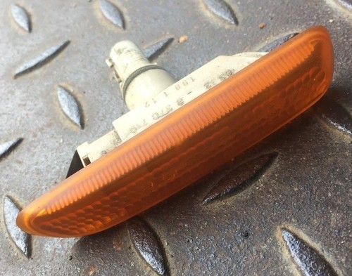 Original BMW 3er E46 Compact Kotflügel Blinker Seitenblinker vorne Links 8370719