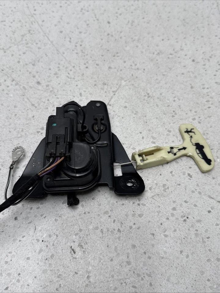 2011 - 2014 Chrysler 200 Trunk Deck Lid Lock Latch Power Actuator OEM Foto 3 de 4