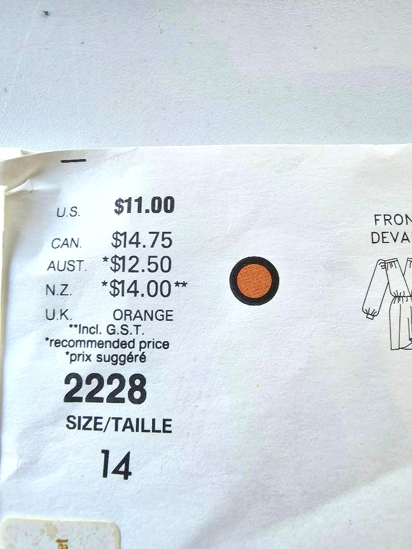 Vogue Paris Original Yves Saint Laurent 2228 Size 14 FF & Uncut thumbnail 3