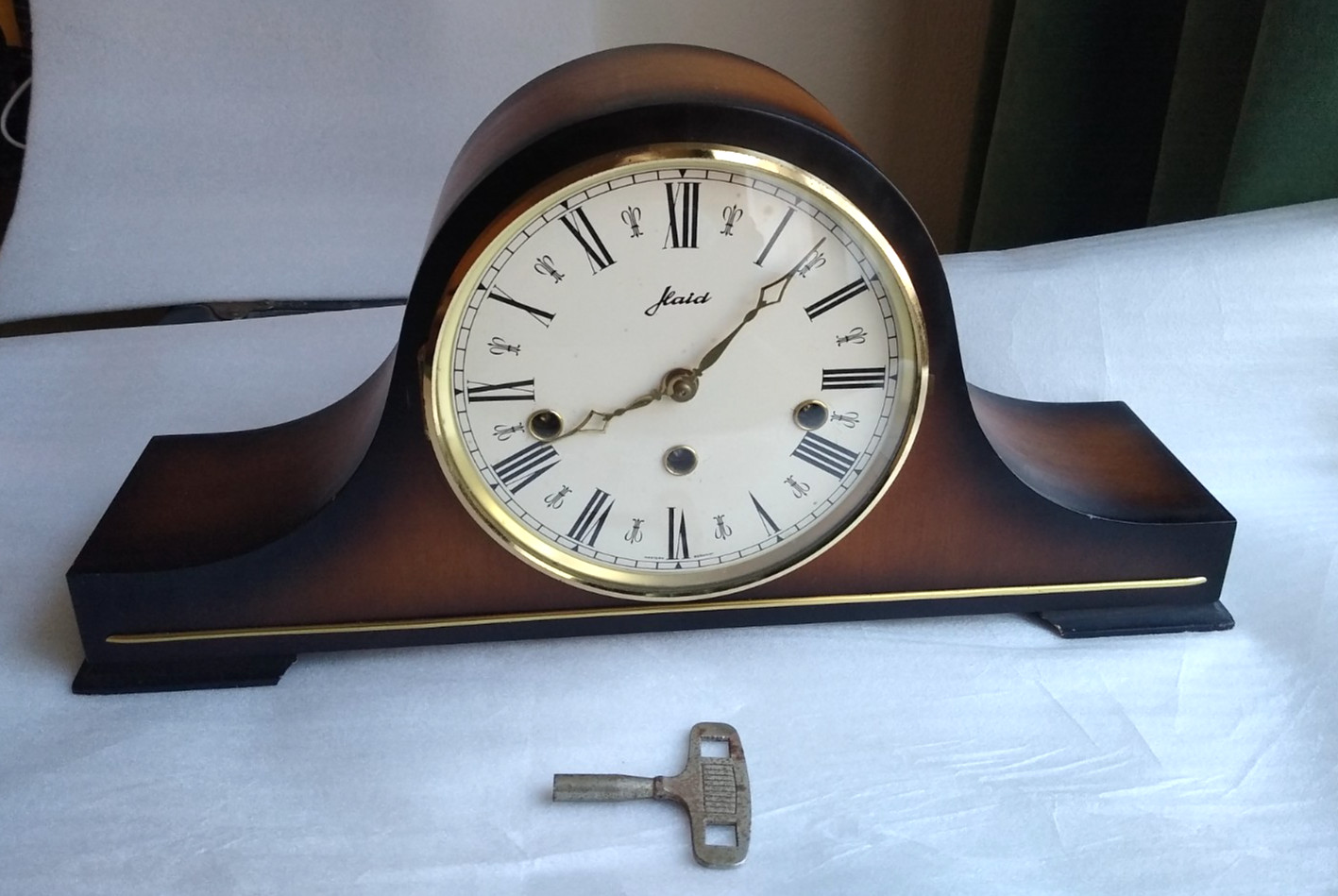 W. Haid Hermle 1050-020 Westminster 3 Chime Mantle Clock & K