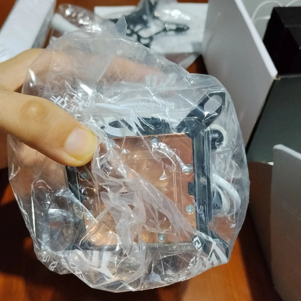 Asus Rog Ryuo 3 360 argb - Immagine 3 di 4