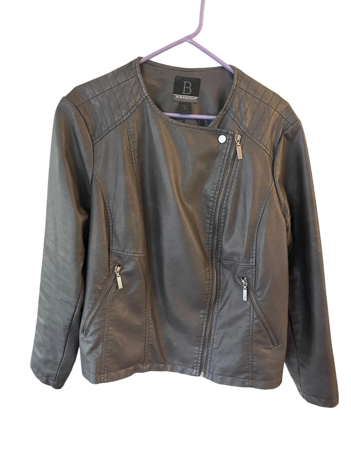 Bernardo Women's Gray Faux Leather Moto Jacket Zipper Pockets Sz 1X Fits XL-XXL - Image 3 of 4