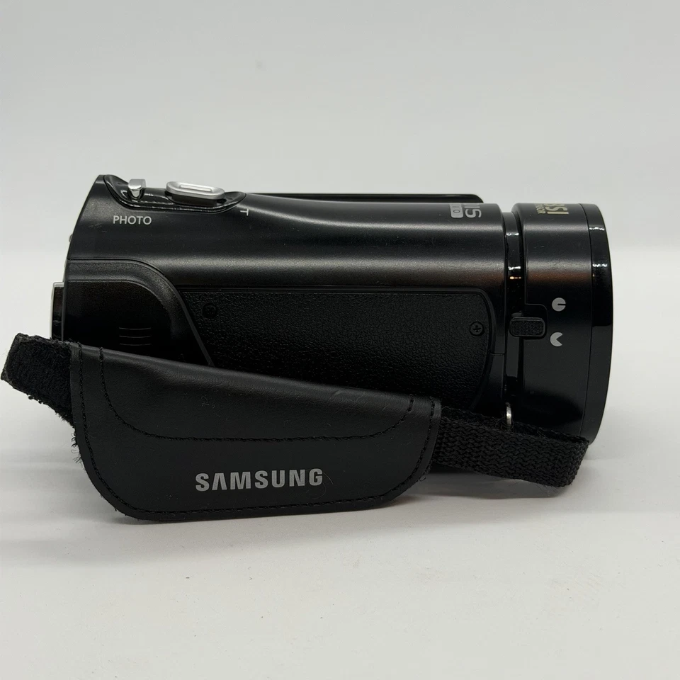 Samsung HMX-H300BN Camcorder Full HD 1080p 30x Zoom W/ Charger & 16gb Card - Image 3 of 4