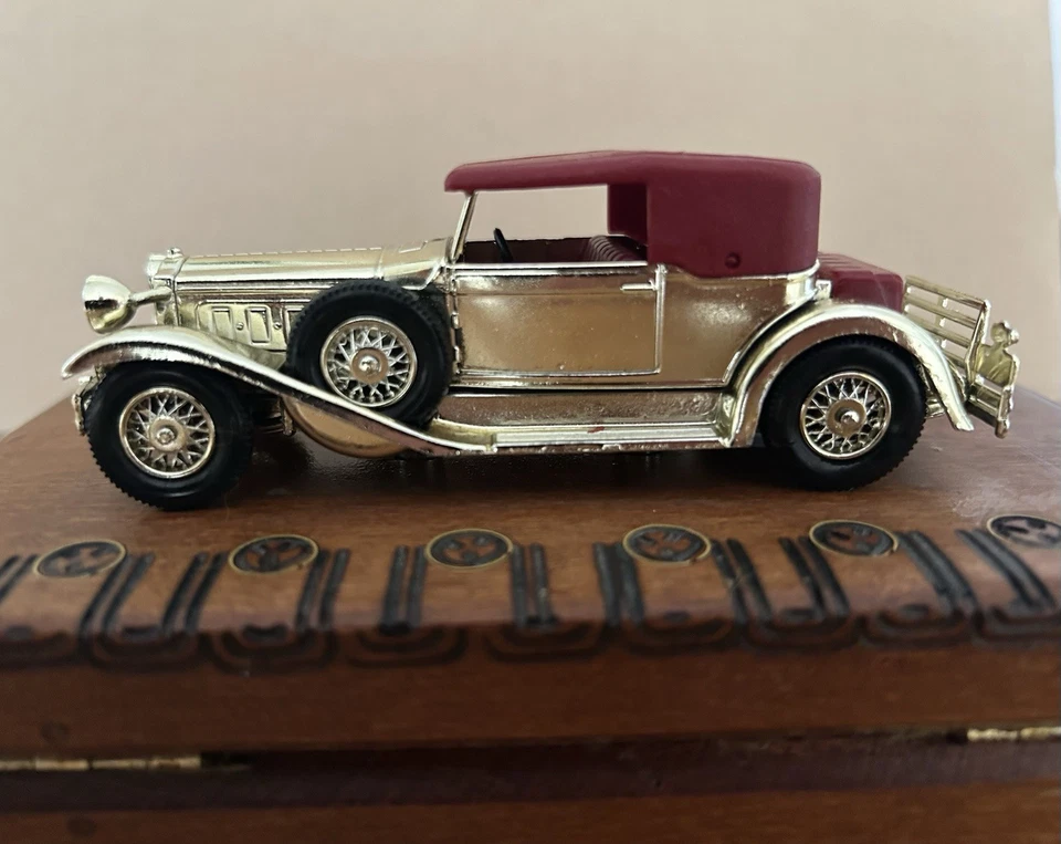 LESNEY Y-15 1930 PACKARD VICTORIA MONTADO EN UNA CAJA DE MADERA Foto 3 de 4