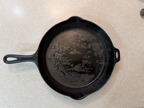 Griswold cast iron skillet no 9 #2509 with lid tab