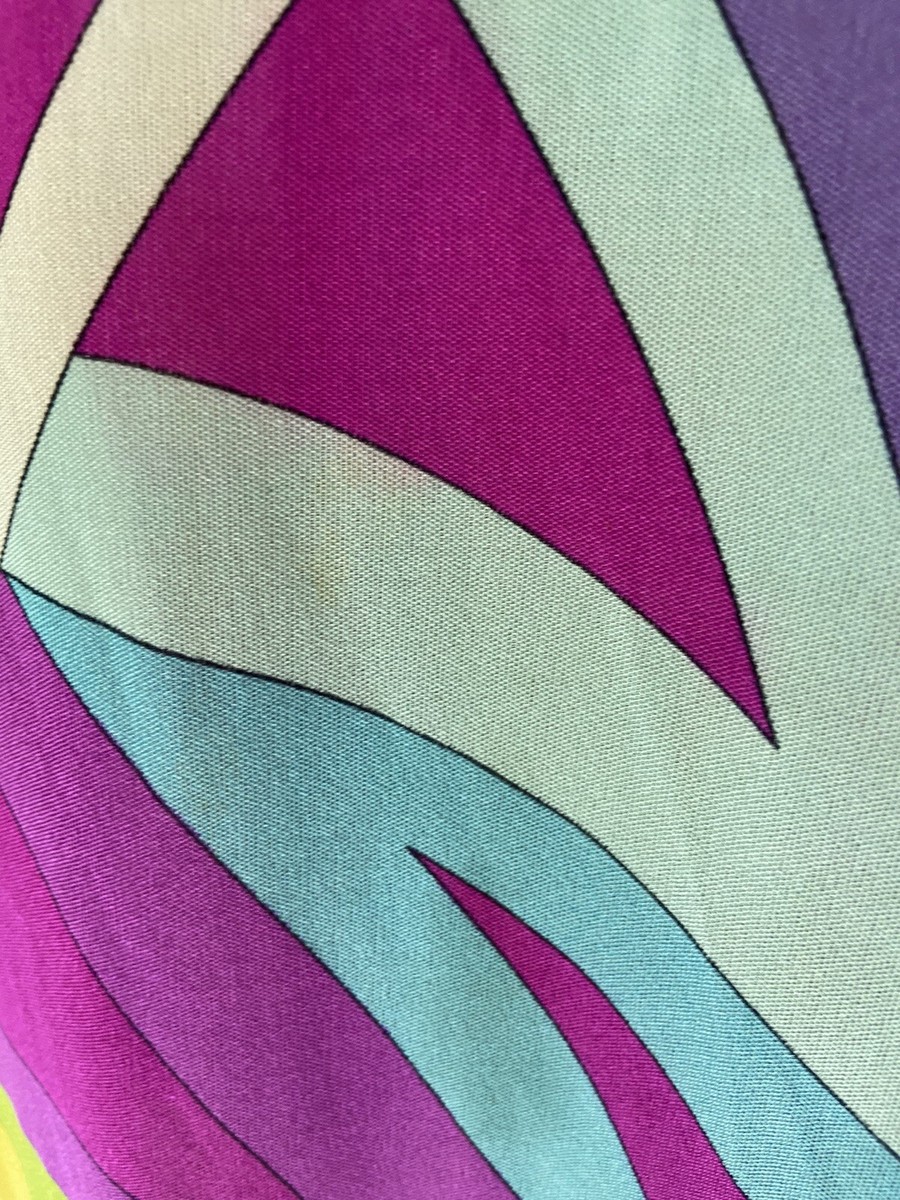 Vintage Emilio Pucci for Saks Fifth Avenue 100% pure silk Vintage Emilio Pucci for Saks Fifth Avenue 100% pure silk