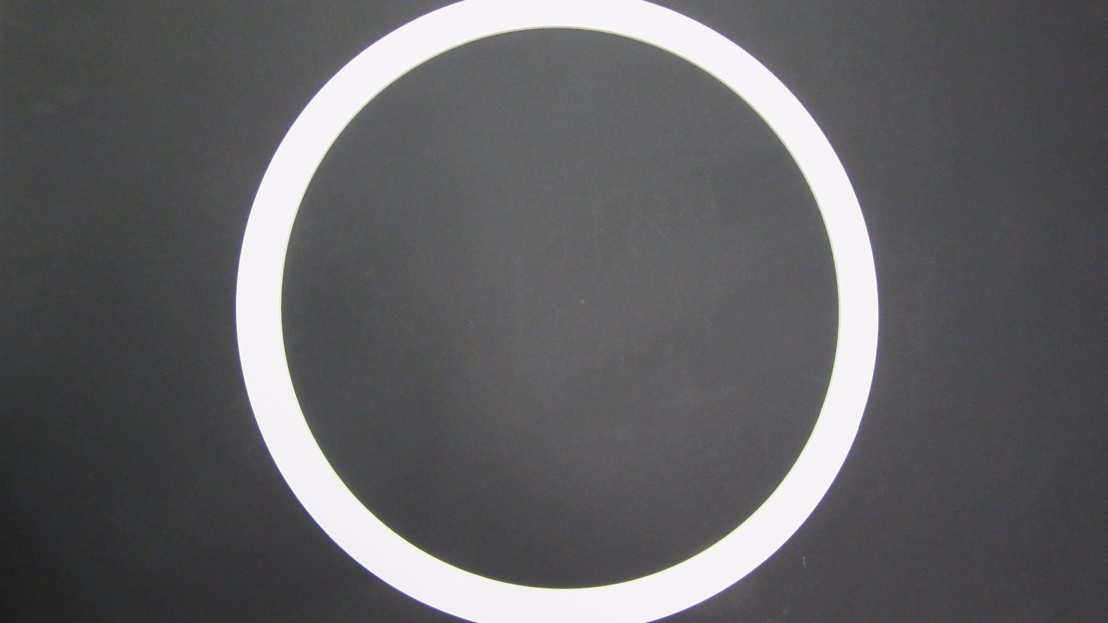 Picture Framing Mat 16" Circular mat with 12" round opening white for