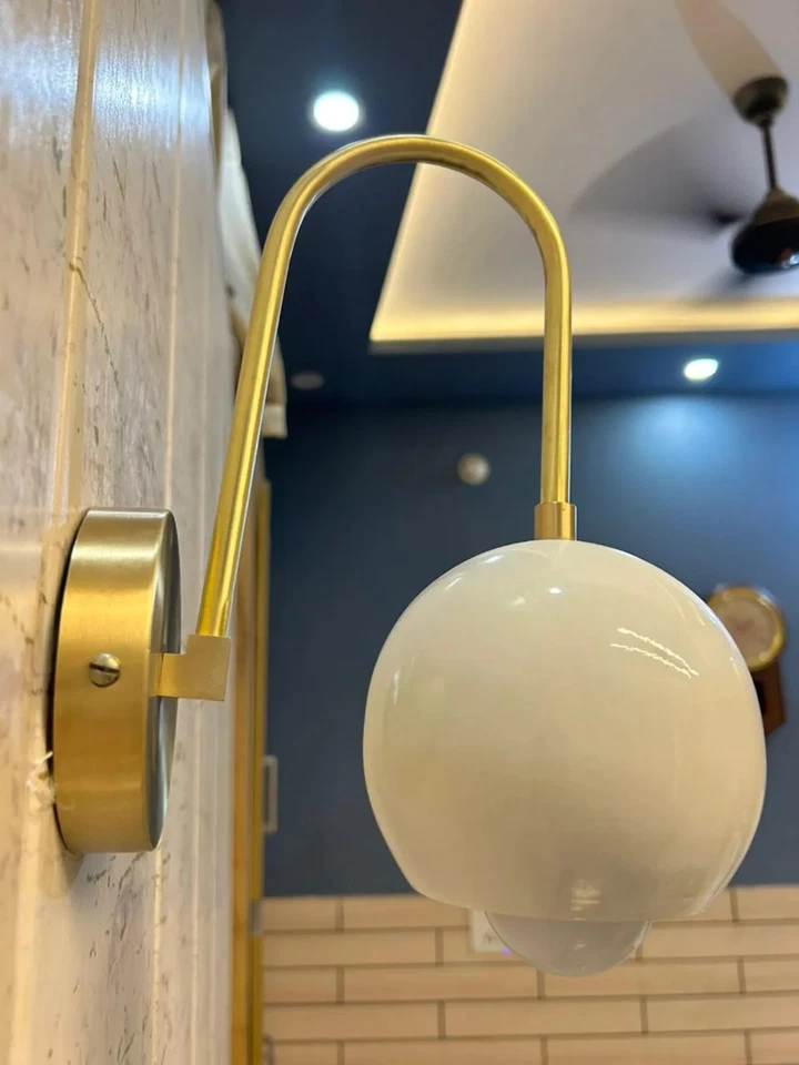 Par de apliques de pared de latón de 1 brazo Mid Century luz moderna regalo de Navidad Foto 3 de 4