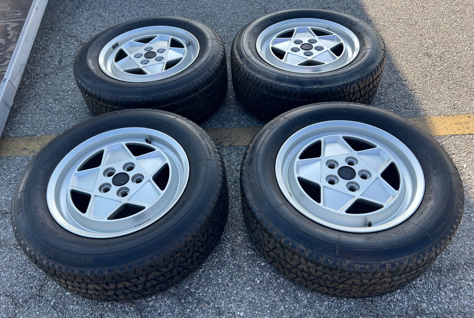 FERRARI 180TR415 Wheel Tire 512BB 400i 412 GT TRX 240/55VR415 127151 wheels