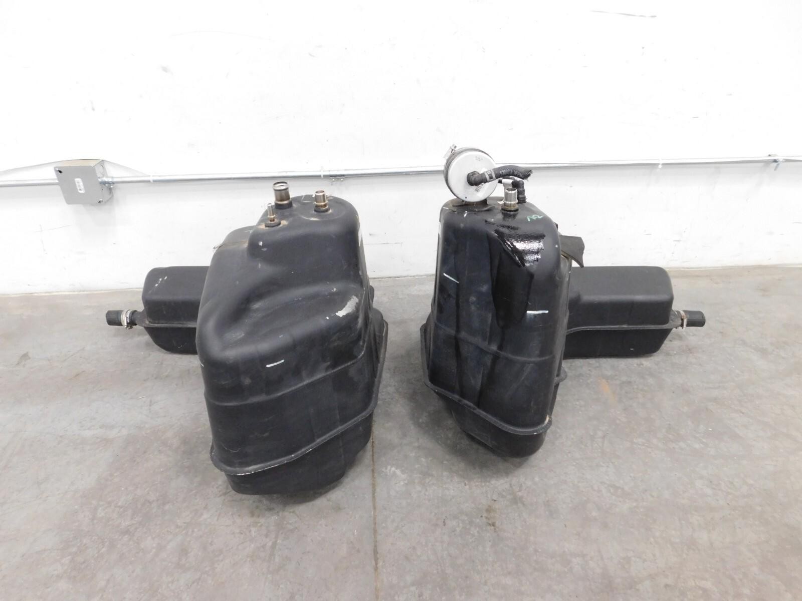 2014 11 12 15 Audi R8 V10 Fuel / Gas Tanks #0146 I7