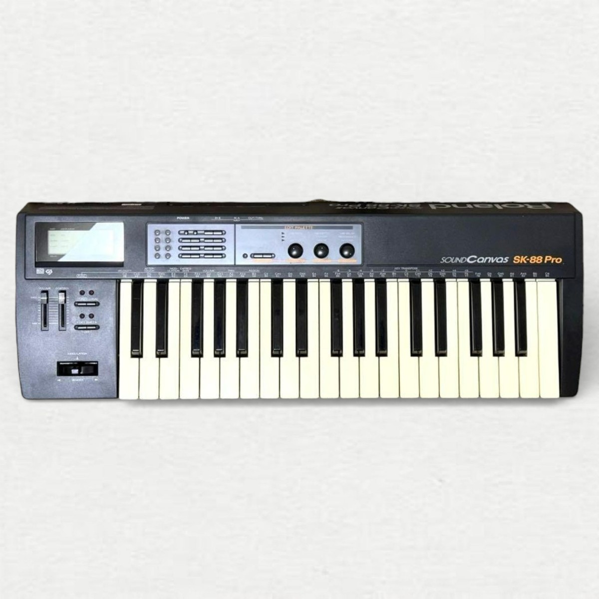 Roland SK-88 Pro Sound Canvas Synthesizer Sound Keyboard Built-in