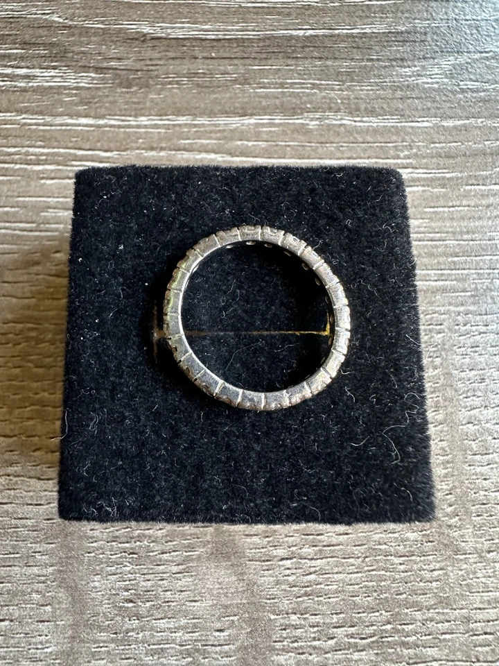 Anillo de plata de ley estampado 925 banda infinita circonita cúbica talla 6 Foto 4 de 4