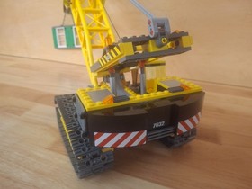 LEGO City #7632 Crawler Crane Complete with Instructions & Minifigures