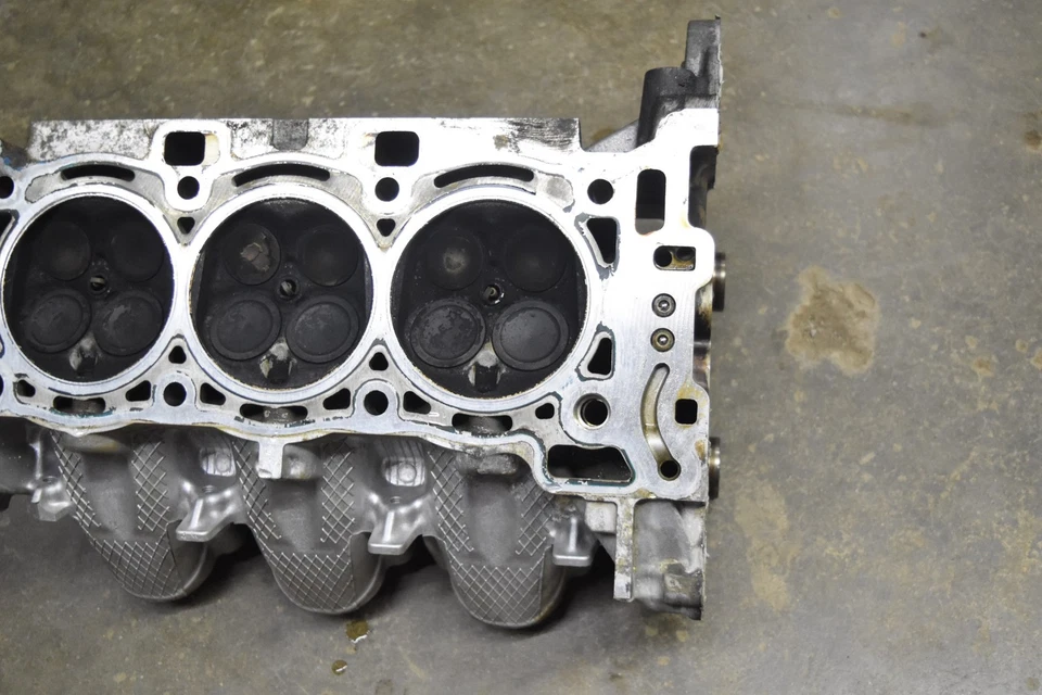 2010 2011 雪佛兰科迈罗乘客右手气缸盖 3.6 V6 12617771 — 第 2/4 张图片