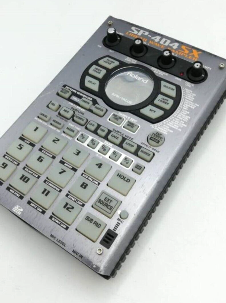 Roland SP-404 ポータブルパワーサンプラー Open Box Roland SP-404 Portable Power Sampler with FX | Guitar Center