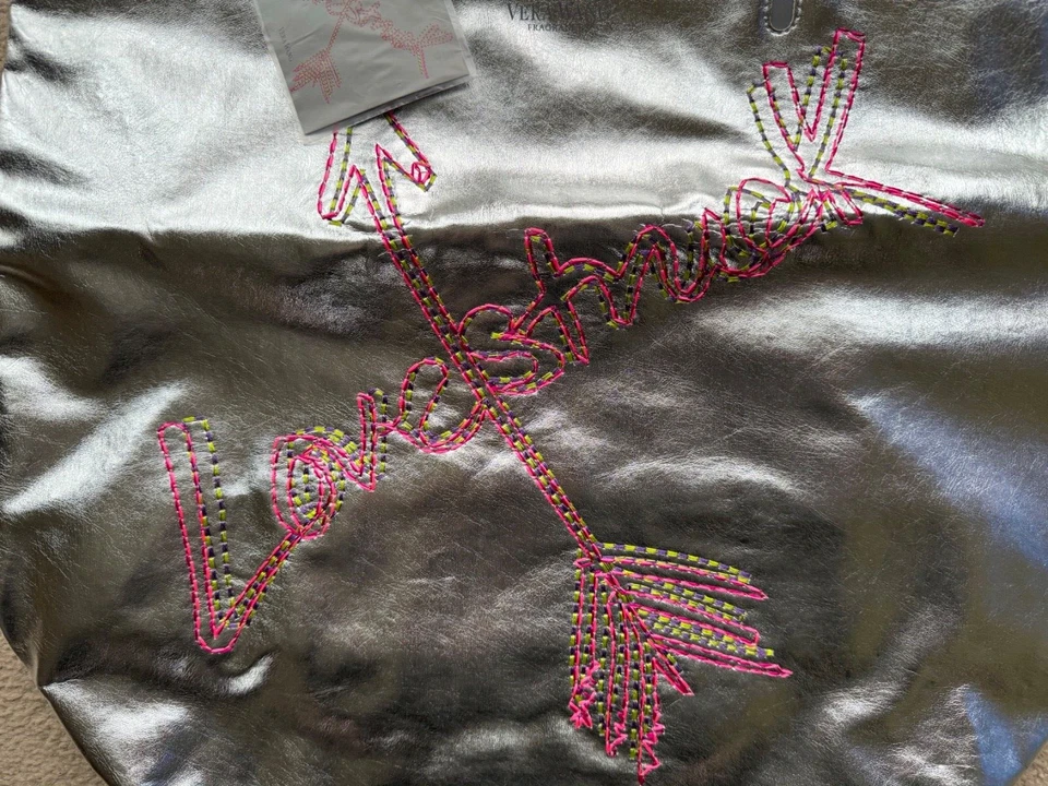BNWT VERA WANG SILVER & RED EMBROIDERED "LOVESTRUCK" TOTE BAG!! - Image 4 of 4