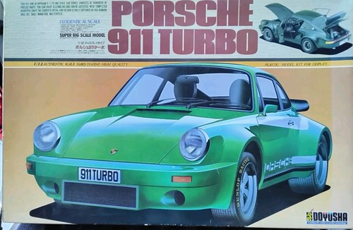 Doyusha Porsche 911 Turbo 1/12 Scale Model Kit
