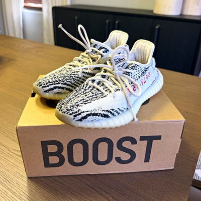 adidas Yeezy Boost 350 V2 Zebra Size 6 - Good Condition - Comes with Box