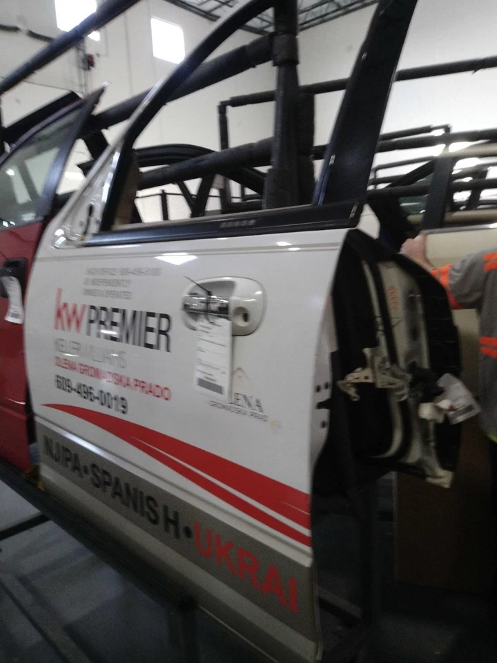 Conjunto de puerta delantera izquierda usado se adapta a: ventanas eléctricas Ford Expedition 2010 Foto 3 de 4