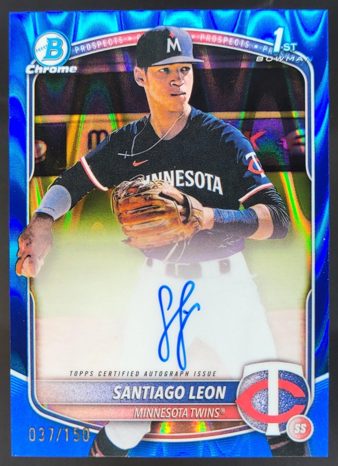2025 Bowman Chrome Santiago Leon Auto Blue RayWave Refractor /150 1st Twins CN