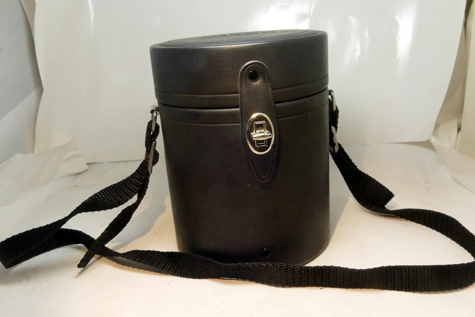 Estuche rígido para lente Nikon CL-74 con correa (para 28-70 mm f2,8D AF-S) 17-35 mm f2,8 ED Foto 3 de 4