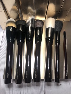 kevyn aucoin powder brush