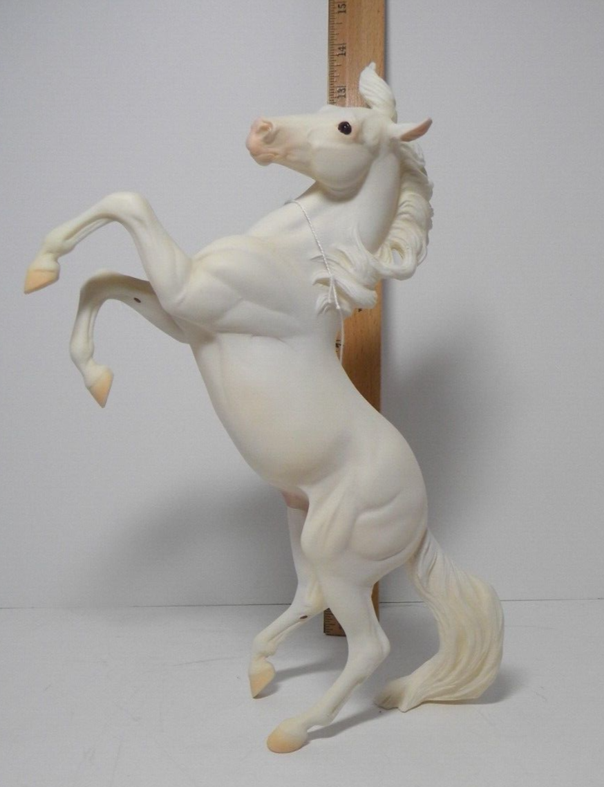 589 BREYER SILVER #574 The Lone Ranger's Silver 2001-2006 PRISTINE ...