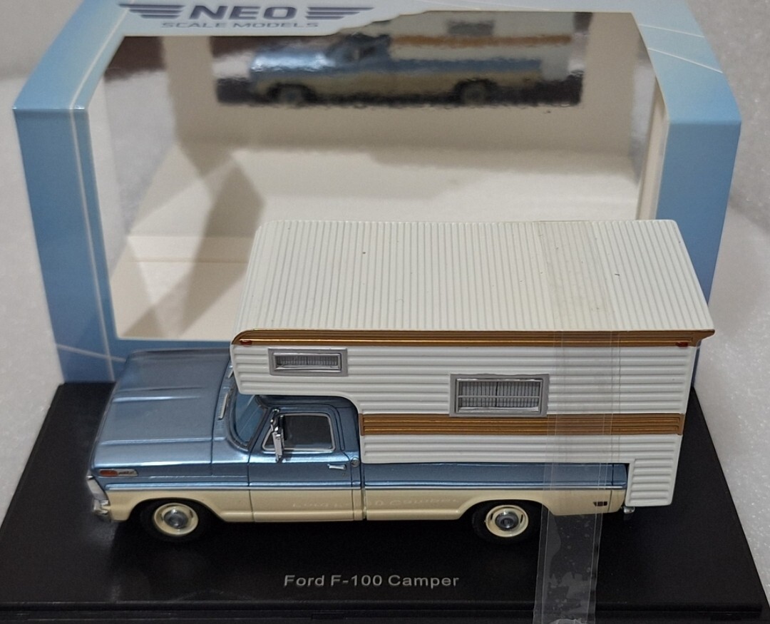 Ford F-100 キャンピングトレーラー付き Ford USA F-100 Camper 1972 Light Blue Met Ivory White 1:43