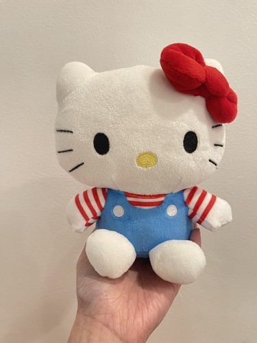 SanrioHello Kitty and Friends-Hello Kitty Throw Blanket With Hello Kitty Plush - Picture 4 of 9