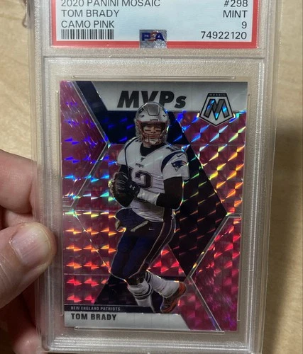 2020 Panini Mosaic - MVPs Tom Brady #298 Camo Pink Mosaic Prizm
