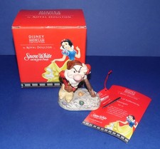 ROYAL DOULTON Disney Showcase Collection * HMMPH! Grumpy Figurine * Snow White *